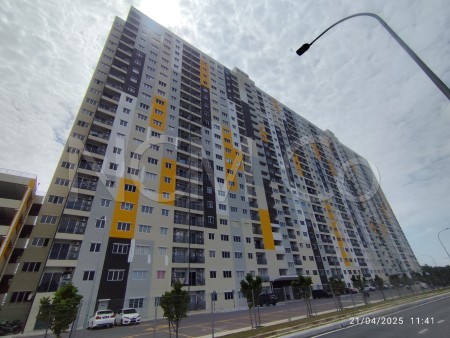 Apartment For Auction at Idaman BSP Apartment