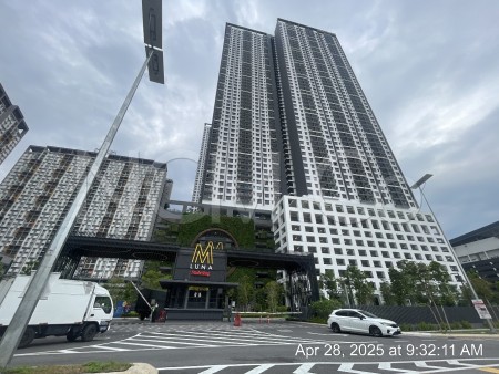 Serviced Residence For Auction at M Luna