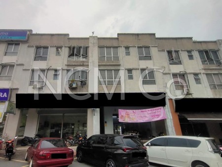 Apartment For Auction at One Sierra