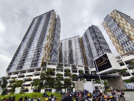 Condo For Auction at Platinum Splendor