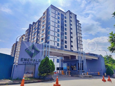 Condo For Auction at Emerald Residence