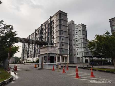 Condo For Auction at Kampus West City