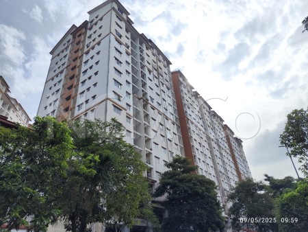 Apartment For Auction at Bayu Puteri Apartment
