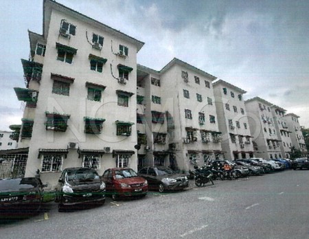 Apartment For Auction at Puchong Utama Court 1