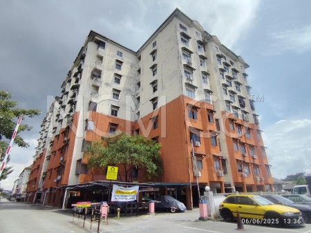 Apartment For Auction at Pangsapuri Seri Proton