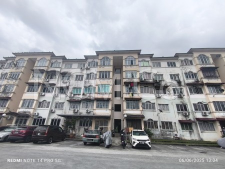 Apartment For Auction at Pangsapuri Waja