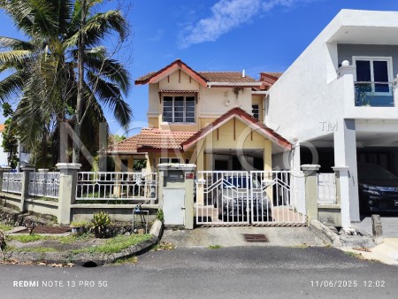 Terrace House For Auction at Suakasih