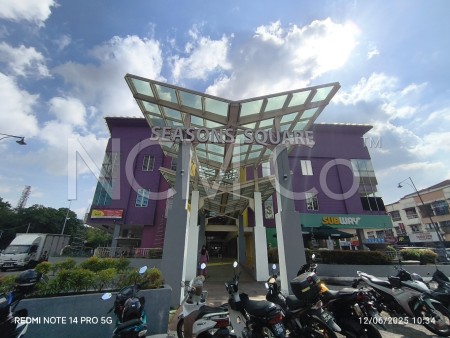 Apartment For Auction at Seasons Square