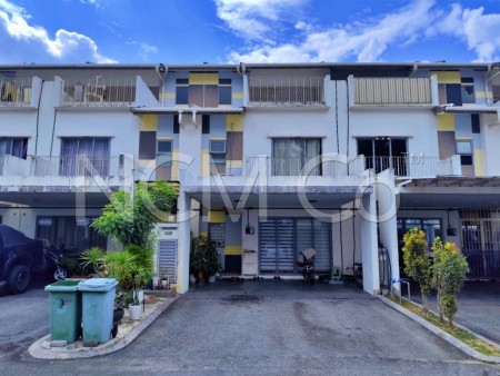 Terrace House For Auction at Halamanda