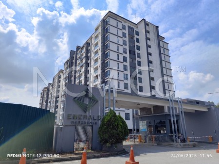 Condo For Auction at Emerald Residence