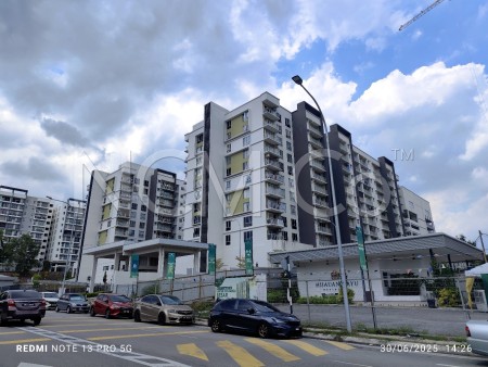 Apartment For Auction at Greenview Residence