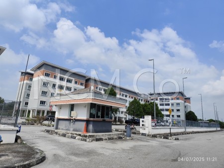 Apartment for Auction