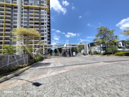 Condo for Auction