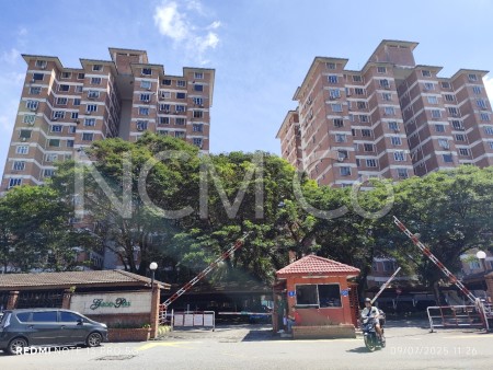 Condo For Auction at Garden Park