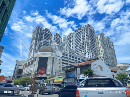 Shop For Auction at Birch The Plaza