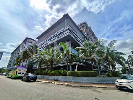 Retail Space For Auction at Metro Mall