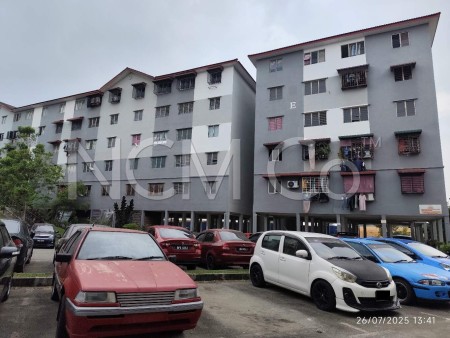 Apartment For Auction at Teratai Apartment