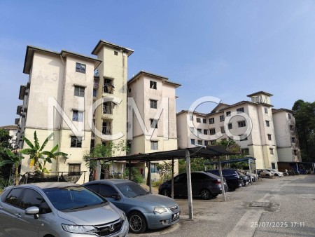 Apartment For Auction at Azalea Court