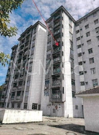 Apartment For Auction at Condominium Pelangi