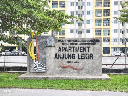 Apartment For Auction at Apartment Anjung Lekir