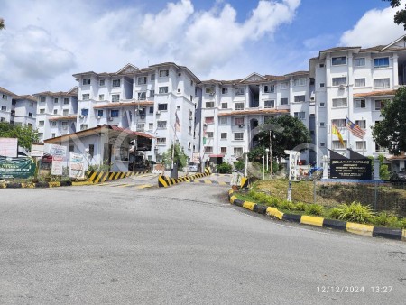 Apartment For Auction at Residensi Warnasari