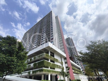 Apartment For Auction at Lakefront Homes