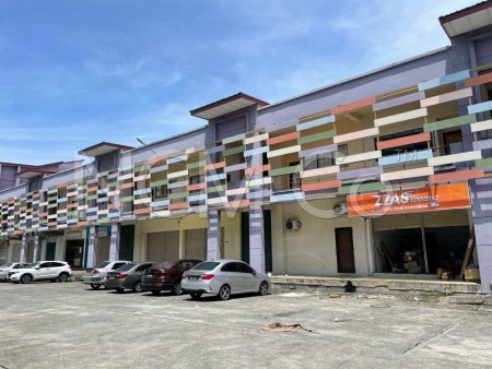 Shop For Auction at Leetat Commercial Centre