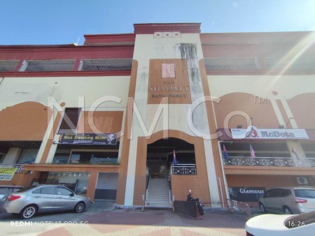 Shop For Auction at The Summit Batu Pahat