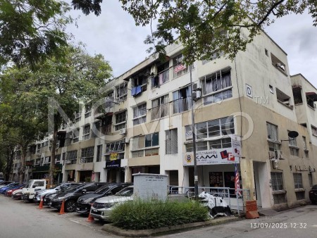 Shop For Auction at Plaza Suria