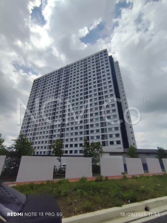 Condo For Auction at Armani Residence Sg Long