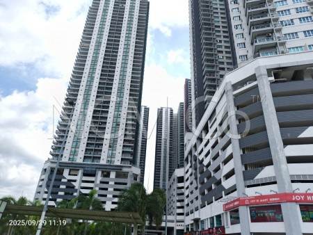 Serviced Residence For Auction at Razak City Residences