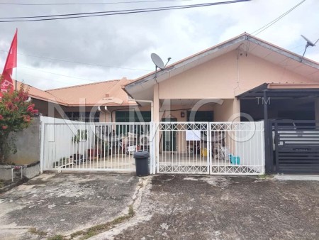 Terrace House For Auction at Keningau