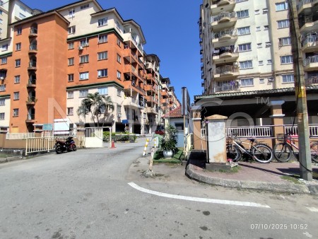 Apartment For Auction at Golden Villa