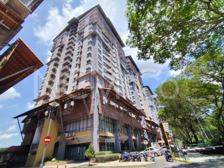Apartment For Auction at Perdana Exclusive