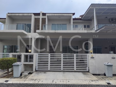 Terrace House For Auction at Raintree Park 2