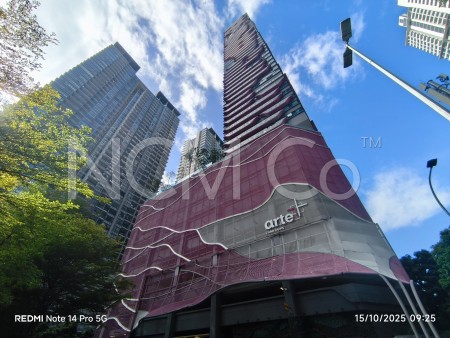 Office For Auction at Arte Plus