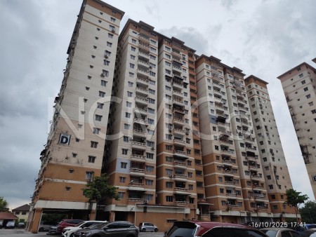 Apartment For Auction at Laguna Biru