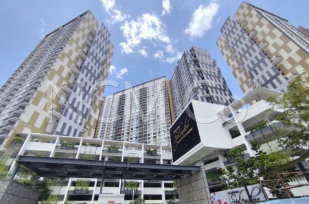 Condo For Auction at Platinum Splendor