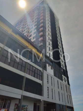 Apartment For Auction at Manhattan Suites