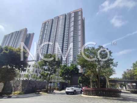 Condo For Auction at Emerald Hills