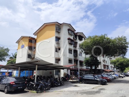 Apartment For Auction at Taman Dagang