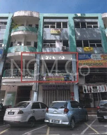 Shop For Auction at Bandar Country Homes