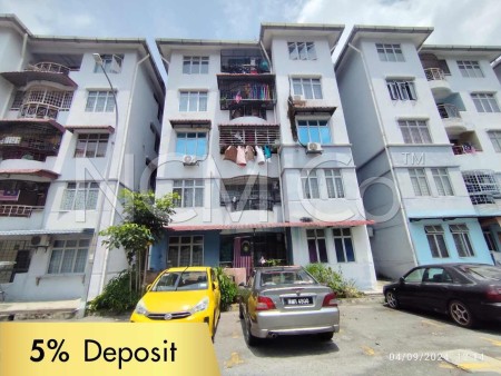 Apartment For Auction at Kiambang Apartment