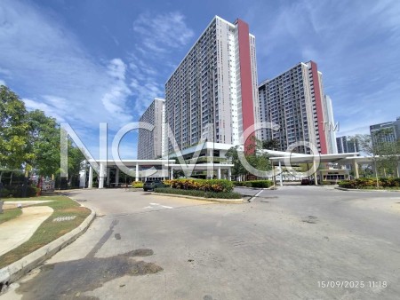 Apartment For Auction at Lakefront Homes