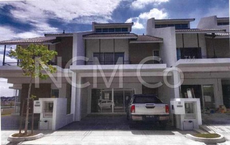 Terrace House For Auction at Tamansari