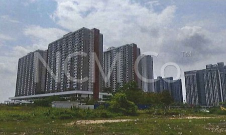 Serviced Residence For Auction at Lakefront Homes