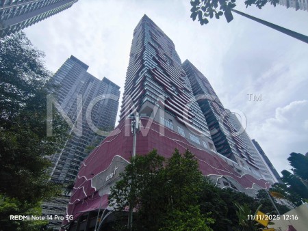 Office For Auction at Arte Plus