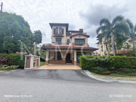 Bungalow House For Auction at Diamond Residence