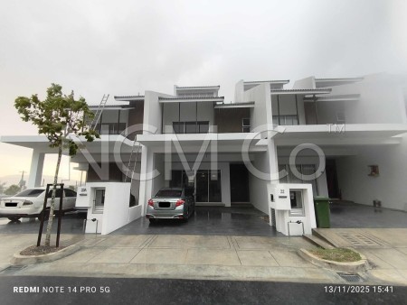 Terrace House For Auction at Tamansari