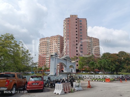 Condo For Auction at Desaminium Flora